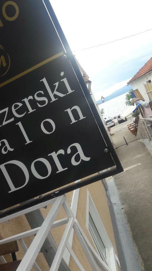 Hotel Dora Njivice Exteriér fotografie